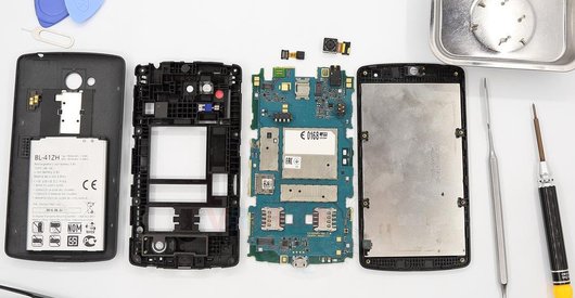 Como desmontar LG L Fino D295 por si mesmo