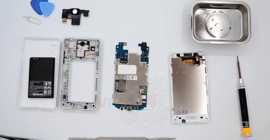 Como desmontar LG Optimus L4 II E440 por si mesmo