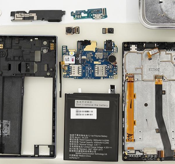 Lenovo P70