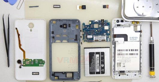 Comment démonter Micromax Canvas Pace Q415