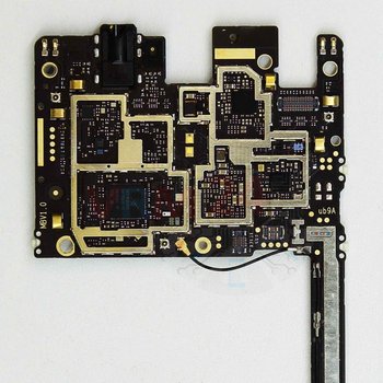 Motherboard_2_evMX7Zn.jpg