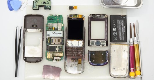 Como desmontar Nokia 8600 LUNA RM-164 por si mesmo