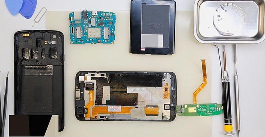 Como desmontar Philips Xenium I908 por si mesmo