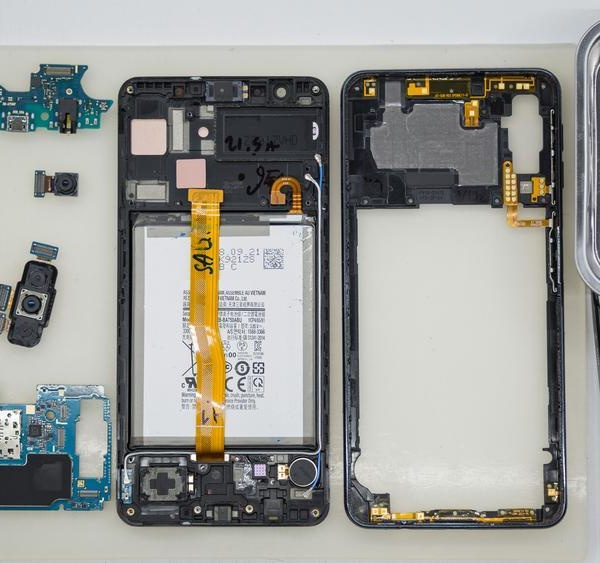 Samsung Galaxy A7 (2018) SM-A750