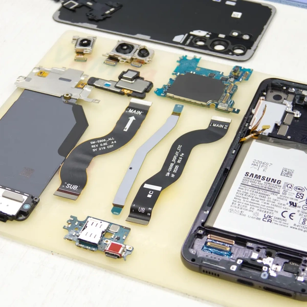 Samsung Galaxy S22+ SM-S906