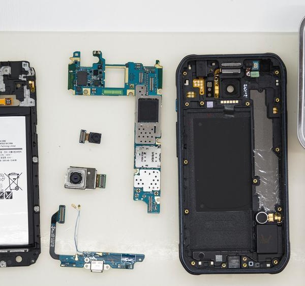 Samsung Galaxy S6 Active SM-G890