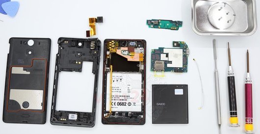 How to disassemble Sony Xperia V