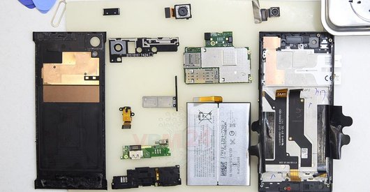 How to disassemble Sony Xperia XA1