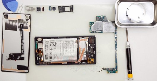 How to disassemble Sony Xperia X