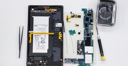 How to disassemble Sony Xperia Z3 Tablet Compact