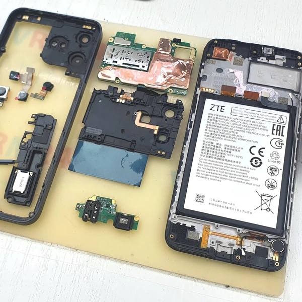 ZTE Blade V50 Design