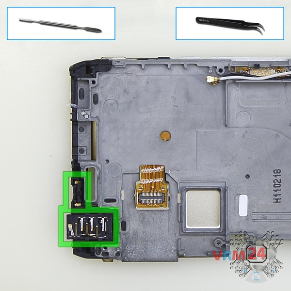 Remove the headphone port