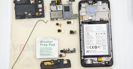 Como desmontar Alcatel 1 SE 5030D por si mesmo