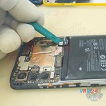 Отсоединяем коннектор аккумуляторной батареи