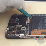 Отсоединяем коннектор аккумуляторной батареи