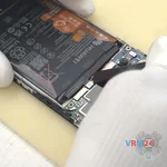 Отсоединяем коннектор аккумуляторной батареи