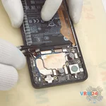 Отсоединяем коннектор аккумуляторной батареи