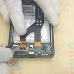 Отсоединяем межплатный шлейф