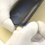 Открываем заднюю крышку
