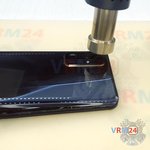 Открываем заднюю крышку