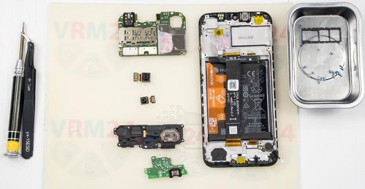 How to disassemble Huawei Y5 (2019)