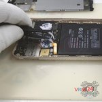 Отсоединяем коннектор аккумуляторной батареи