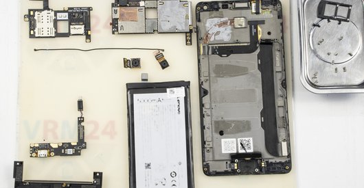 How to disassemble Lenovo Vibe P1