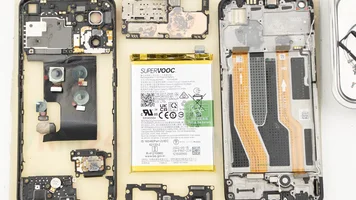 How to disassemble Oppo Reno7 4G