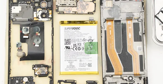 How to disassemble Oppo Reno7 4G