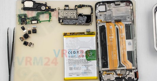 How to disassemble Realme 8