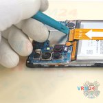 Отсоединяем межплатный шлейф