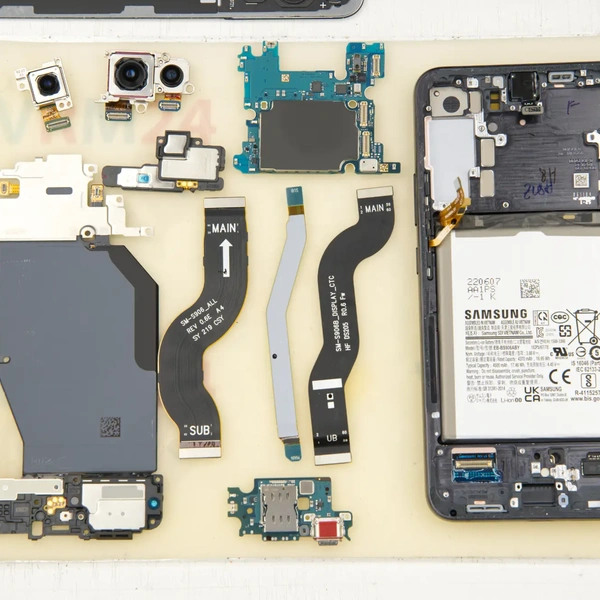 Samsung Galaxy S22+ SM-S906