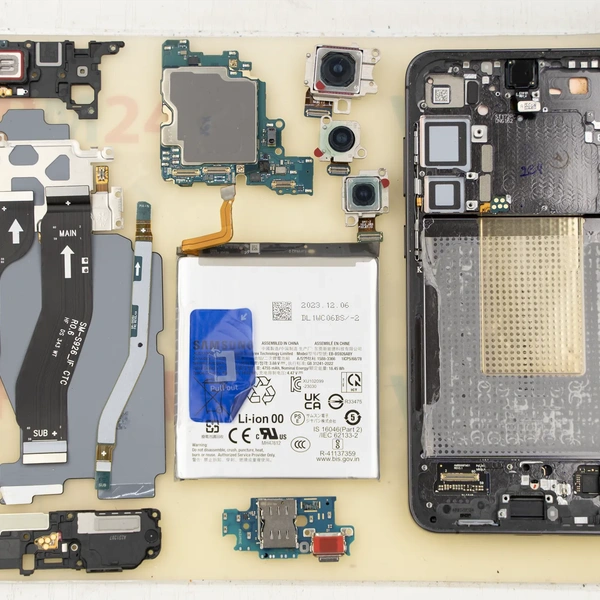 Samsung Galaxy S24+ SM-S921