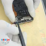 Отсоединяем динамик