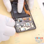 Отсоединяем коннектор аккумуляторной батареи