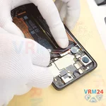 Отсоединяем коннектор аккумуляторной батареи